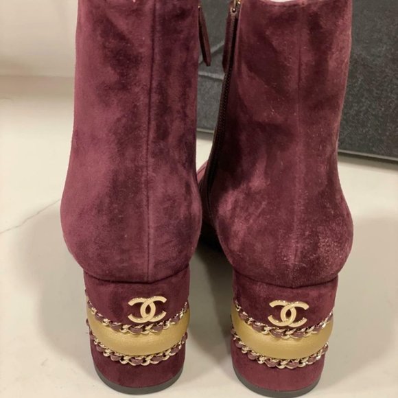 CHANEL 20B Calfskin Suede CC Logo Chain Metal Heels Ankle Booties Boots - Picture 4 of 9